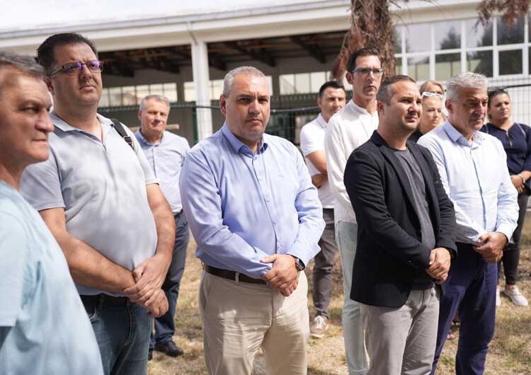 Центарот за дневен престој на деца со попреченост од денеска може да работи, министерката Тренчевска ја предаде дозволата