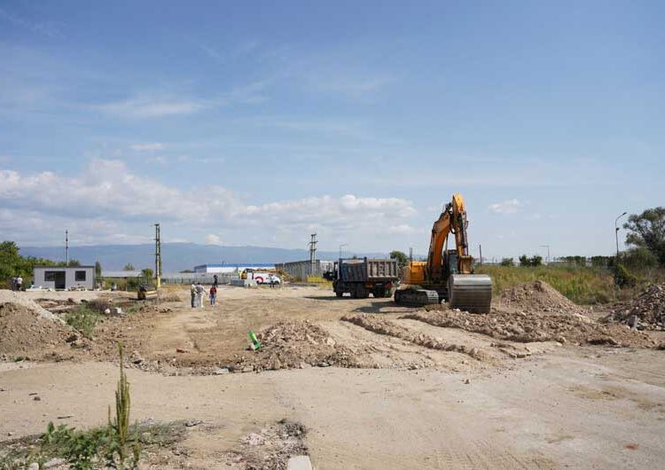 По вчерашните обвинувања градоначалникот Костадинов денеска на новиот Булеварски мост – „Овде сме на терен за да видиме дека мостот е 100% завршен“