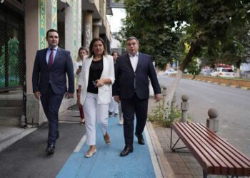 Заменик претседателот на Владата, Бојан Маричиќ и министерката за труд и социјална политика, Јована Тренчевска во посета на Струмица