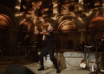 Васил Гарванлиев синоќа одржа концерт во Куршумли Ан во Скопје, утре и во Струмица