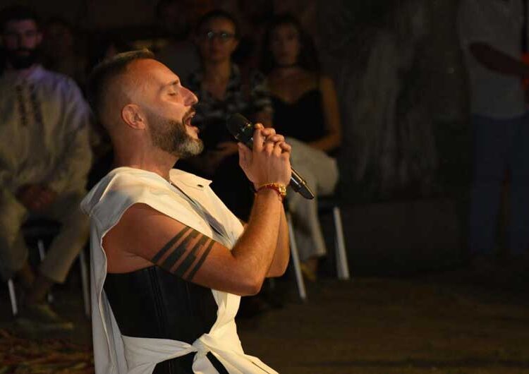 Васил Гарванлиев синоќа одржа концерт во Куршумли Ан во Скопје, утре и во Струмица