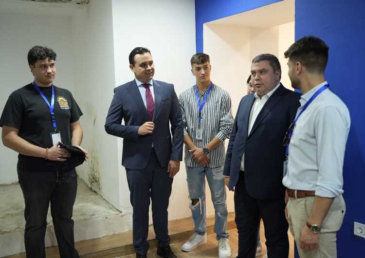 Заменик претседателот на Владата, Бојан Маричиќ и министерката за труд и социјална политика, Јована Тренчевска во посета на Струмица