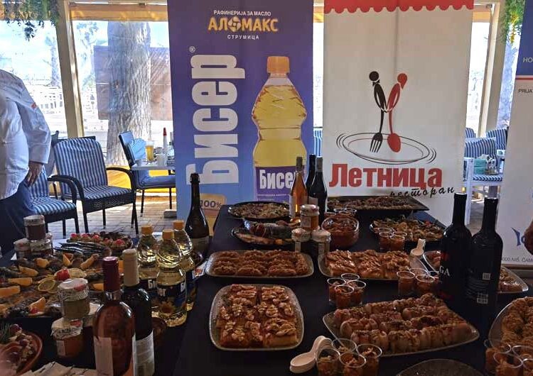 Младите готвачи од СОУ „Димитар Влахов“ со злато и сребро на Фестивал на црноморска риба во Романија