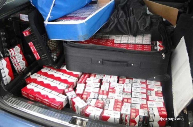 Приведен жител на Иловица, во неговиот автомобил пронајдени околу 300 штеки цигари