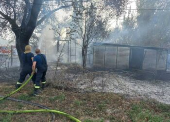 Пожар во атарот на Просениково – гореле викендица, шупи и стрниште