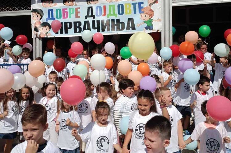 Годинава 442 првачиња во општина Струмица тргнаа на училиште, општината очекува бројката да се зголеми