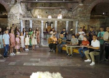 ВИДЕО: „Стихири“ ја снимија својата прва песна насловена „Климентова песна“