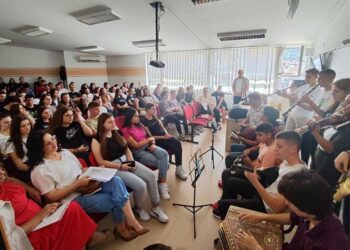 Учениците од Струмица се запознаа со староградската музика и инструменти – проект на Елеуса Фондација