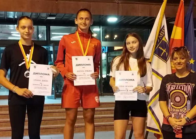 Во Струмица се одржаа традиционалните Ноќни крос трки на кои учествуваа над 500 основци и средношколци