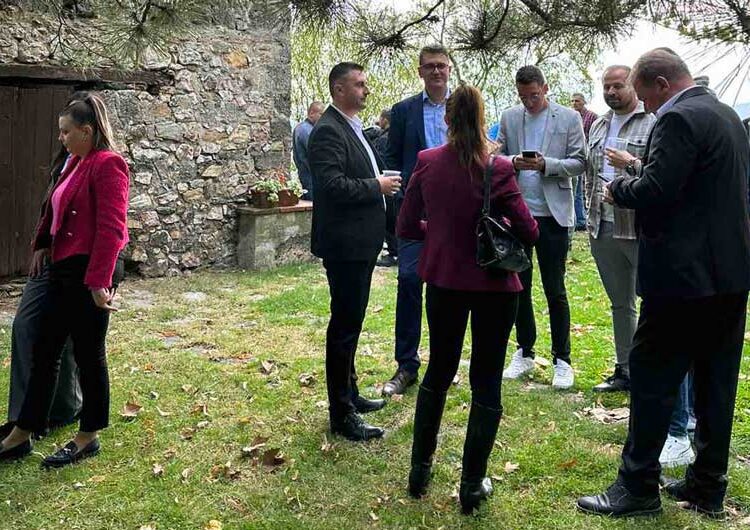 Градежниците го одбележаа празникот Св. Тома – нов кум на манифестацијата е Игор од „Евроградба Инжинеринг“