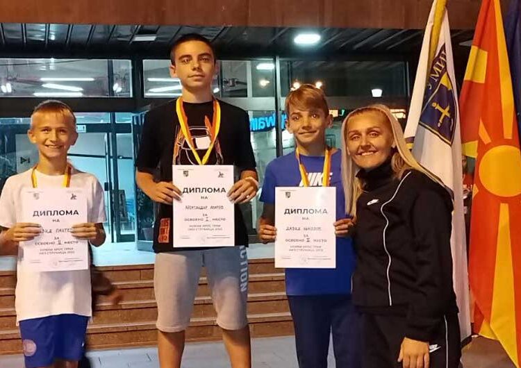 Во Струмица се одржаа традиционалните Ноќни крос трки на кои учествуваа над 500 основци и средношколци