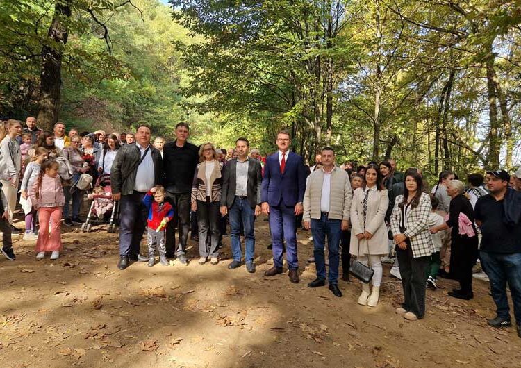 Мирисот на печениот костен пак се почуствува под падините на Беласица кај Смолари