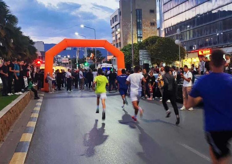 Во Струмица се одржаа традиционалните Ноќни крос трки на кои учествуваа над 500 основци и средношколци