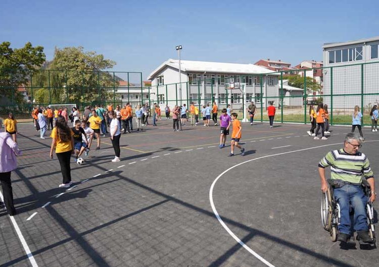Општина Струмица направи ново мултифункционално спортско игралиште