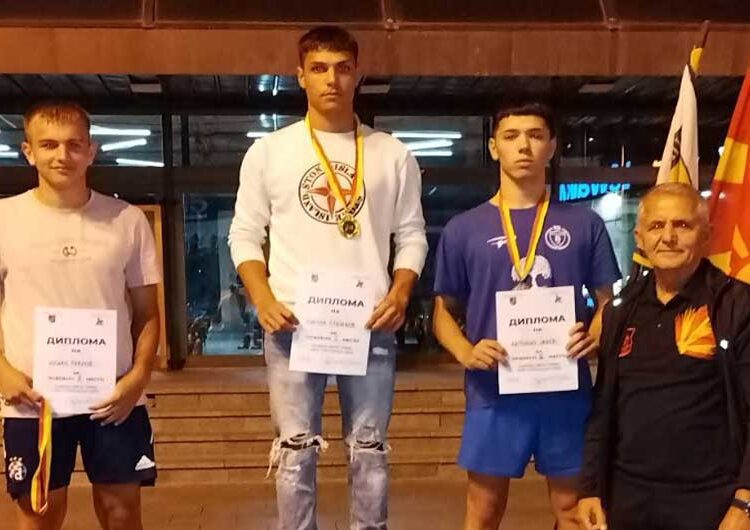 Во Струмица се одржаа традиционалните Ноќни крос трки на кои учествуваа над 500 основци и средношколци