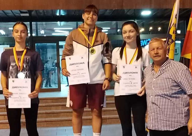 Во Струмица се одржаа традиционалните Ноќни крос трки на кои учествуваа над 500 основци и средношколци