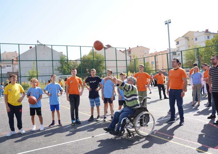 Општина Струмица направи ново мултифункционално спортско игралиште