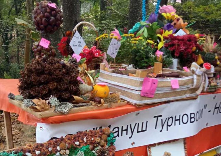 Мирисот на печениот костен пак се почуствува под падините на Беласица кај Смолари