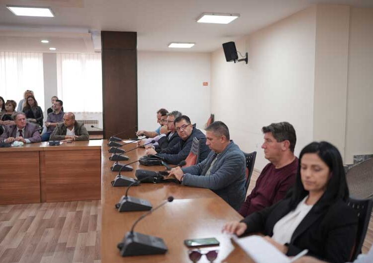 Аризанов: Граѓаните на Струмица се чувствуваат безбедно, а тие што не се чувствуваат така, како проблем ги посочуваат кучињата скитници