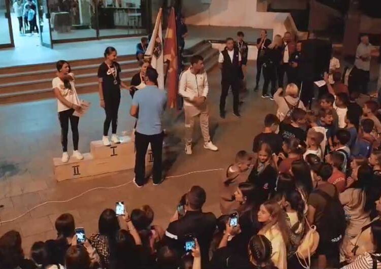 Во Струмица се одржаа традиционалните Ноќни крос трки на кои учествуваа над 500 основци и средношколци