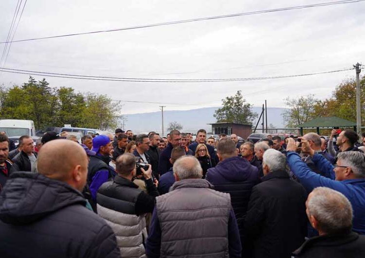 Лидерот на ВМРО-ДПМНЕ, Христијан Мицкоски имаше средби со жители на Струмица и Банско