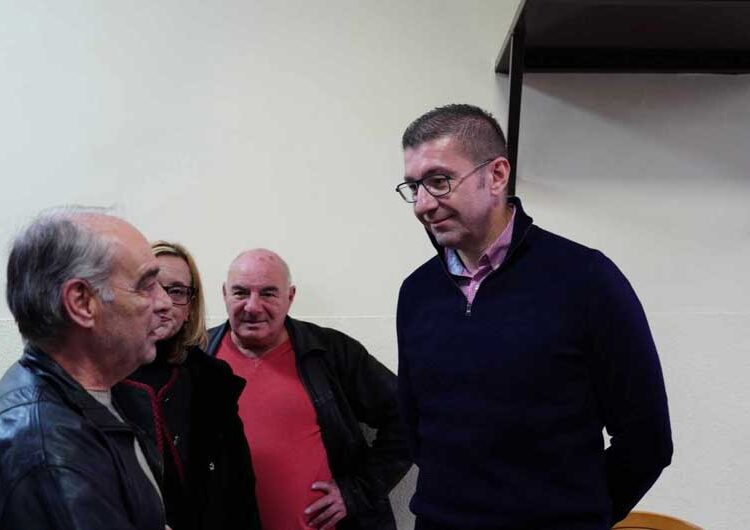 Лидерот на ВМРО-ДПМНЕ, Христијан Мицкоски имаше средби со жители на Струмица и Банско