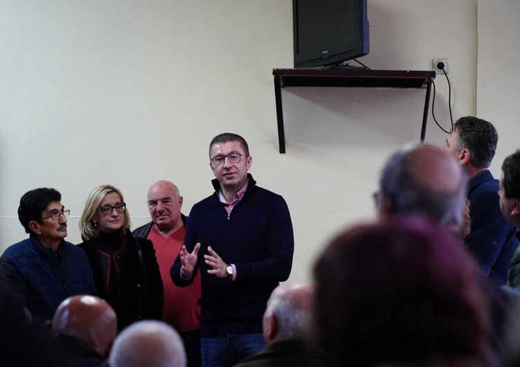 Лидерот на ВМРО-ДПМНЕ, Христијан Мицкоски имаше средби со жители на Струмица и Банско