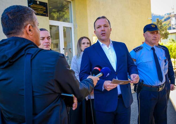 Министерот Оливер Спасовски со „Отворен кабинет“ во СВР Струмица