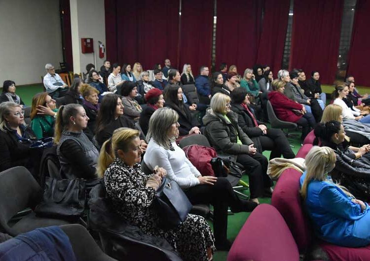 Тричасовно едукативно предавање во Струмица на проф. д-р Зоран Крстевски