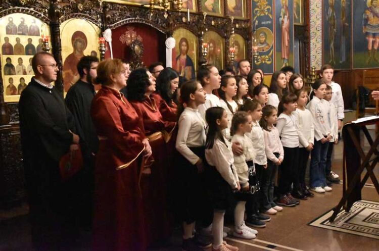 Вечерва од „Св. Петнаесет“ се слушаа прекрасни гласови кои воодушевија со нивната интерпретација – се одржа Фестивал на Источно црковно пеење