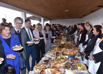 „ПРАЗИЈАДА 2023“– трпезата полна со вкусни јадења од градашорски праз