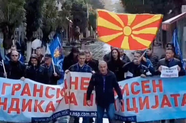 Независниот синдикат на полицијата денеска низ улиците на Струмица организираше мото-протестен марш