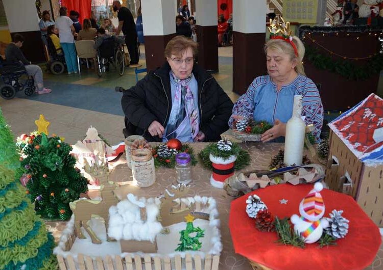 Струмичкото СДСМ подели 100 пакети со прехранбени производи и средства за лична хигиена