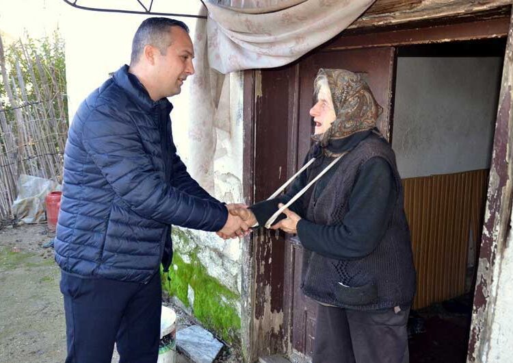 Струмичкото СДСМ подели 100 пакети со прехранбени производи и средства за лична хигиена