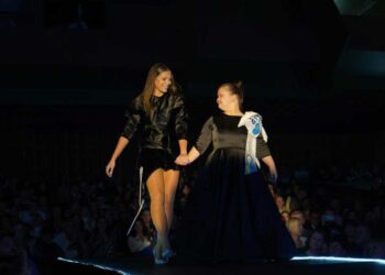 Млади со попреченост ѕвезди на модната писта – „Убави сме, свои сме“