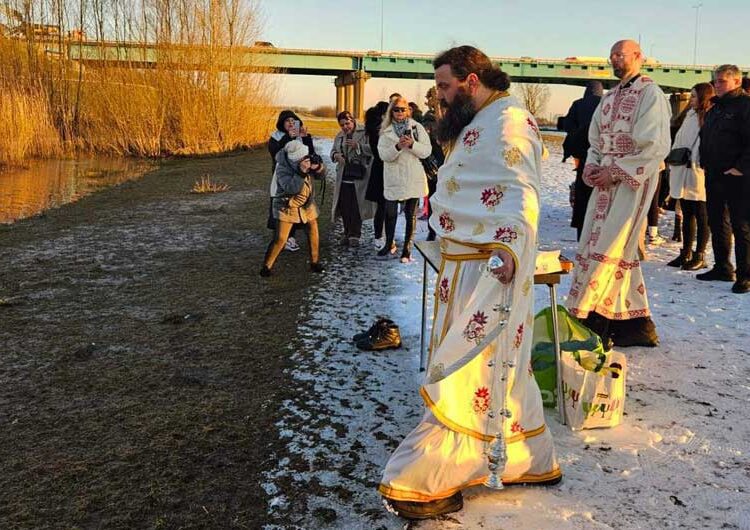 Македонците во Холандија за прв пат го организираа православниот обичај фаќањето на крстот – најсреќен беше Роберт Димитроски