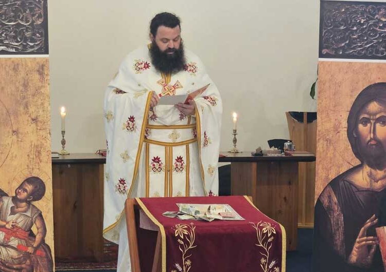 Македонците во Холандија за прв пат го организираа православниот обичај фаќањето на крстот – најсреќен беше Роберт Димитроски