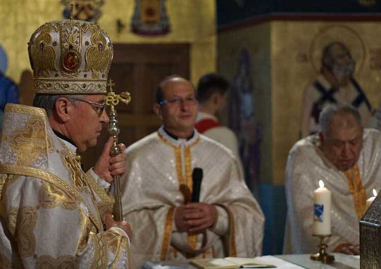 И католичките верници од Струмица денеска го слават Божиќ – монсињор Киро Стојанов одржа божиќна света Литургија во Катедралата