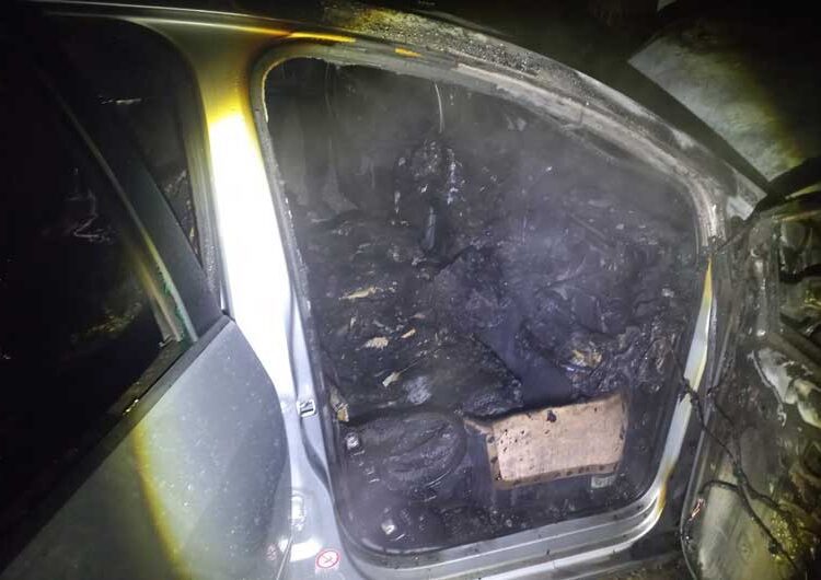 Гореше автомобил во Муртино