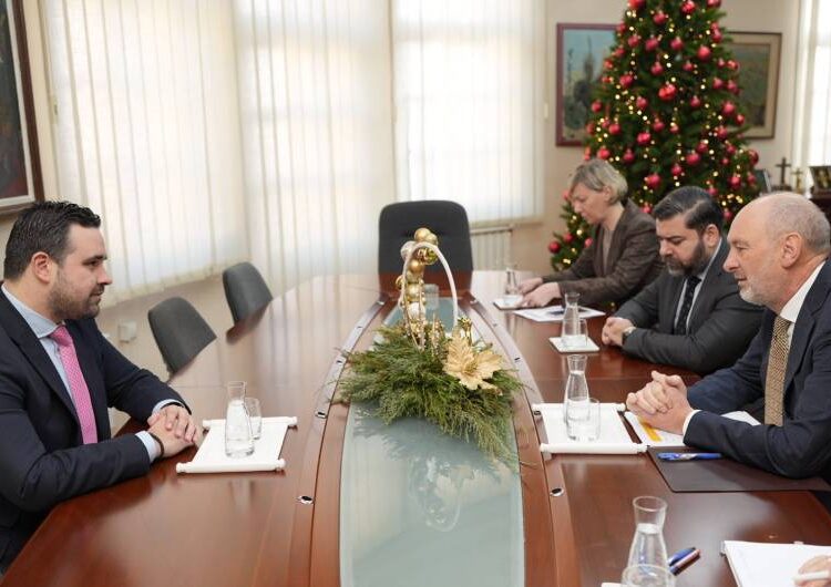 Амбасадорот на Делегацијата на ЕУ во Македонија Дејвид Гир во посета на Струмица