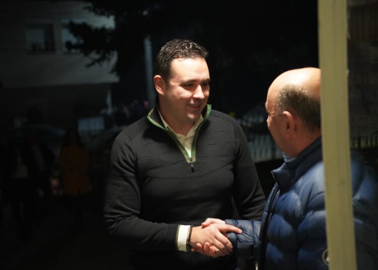 Градоначалникот Костадинов, традиционално на новогодишната ноќ во посета на дежурните јавни служби во Струмица