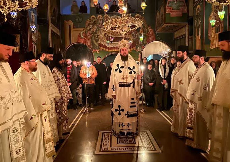 Епископот г.Јаков отслужи сеноќно бдение со Света Божествена Литургија на последната ноќ од веќе старата 2023 година