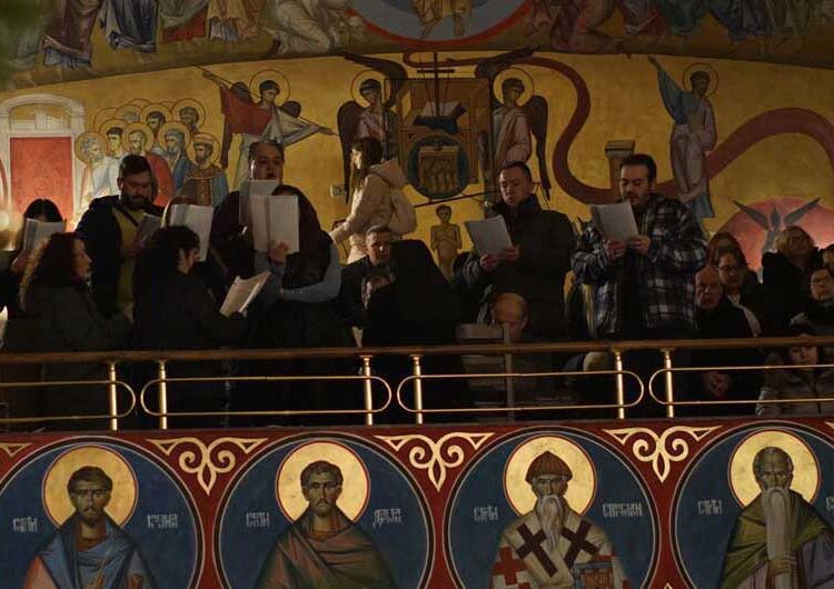 И католичките верници од Струмица денеска го слават Божиќ – монсињор Киро Стојанов одржа божиќна света Литургија во Катедралата