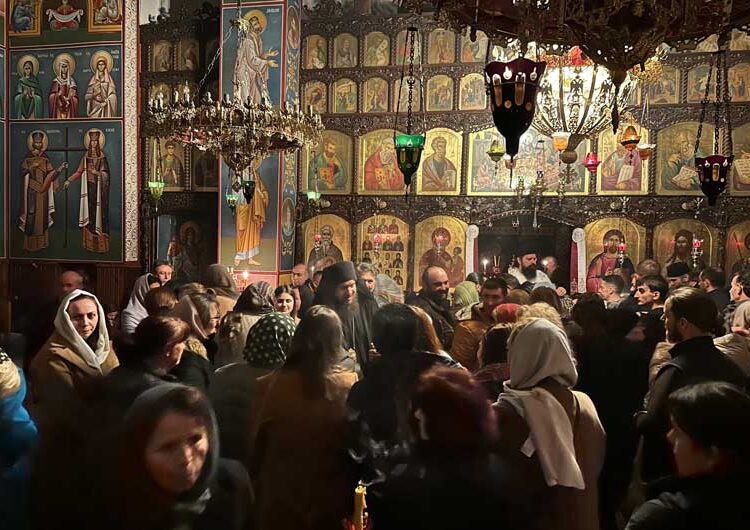 Епископот г.Јаков отслужи сеноќно бдение со Света Божествена Литургија на последната ноќ од веќе старата 2023 година