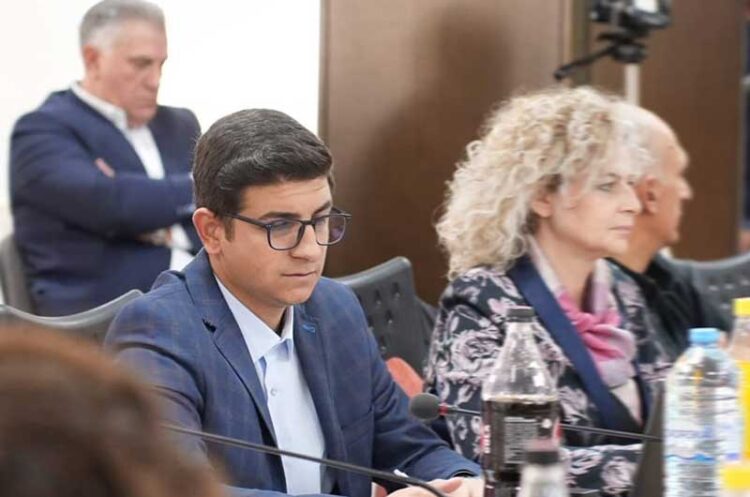 Советот на општина Струмица го разреши советникот Абдуљ Амедов оти не доаѓал на седници