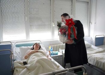 Градоначалникот Костадинов го посети првиот струмичанец роден во Новата 2024-та