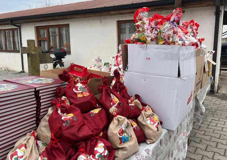 Во Босилово за прв пат се организира Бадникарска поворка, во Штука коледарчиња собраа 14.000 денари за лекување на Дениса Стоева