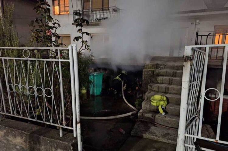 Две интервенции имале пожарникарите на новогодишната ноќ