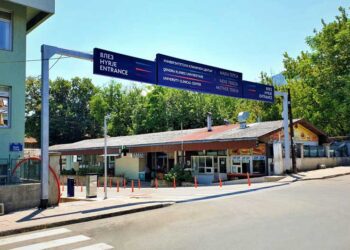 Четиригодишно дете од Струмица во тешка здравствена состојба пренесено во Комплекс клиники „Мајка Тереза“ во Скопје – било физички нападнато