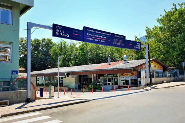 Четиригодишно дете од Струмица во тешка здравствена состојба пренесено во Комплекс клиники „Мајка Тереза“ во Скопје – било физички нападнато